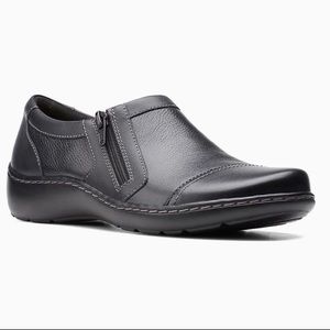 Clarks Cora Giny Black Tumbled Leather Loafers Size: 5